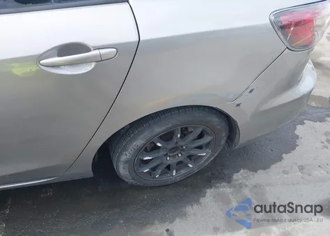 2013 Mazda Mazda3 I Sv z USA, uszkodzony, nr VIN JM1BL1TG5D1821092